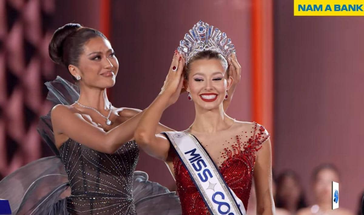 Yolina Serafina Wakil USA Raih Mahkota Miss Cosmo 2025