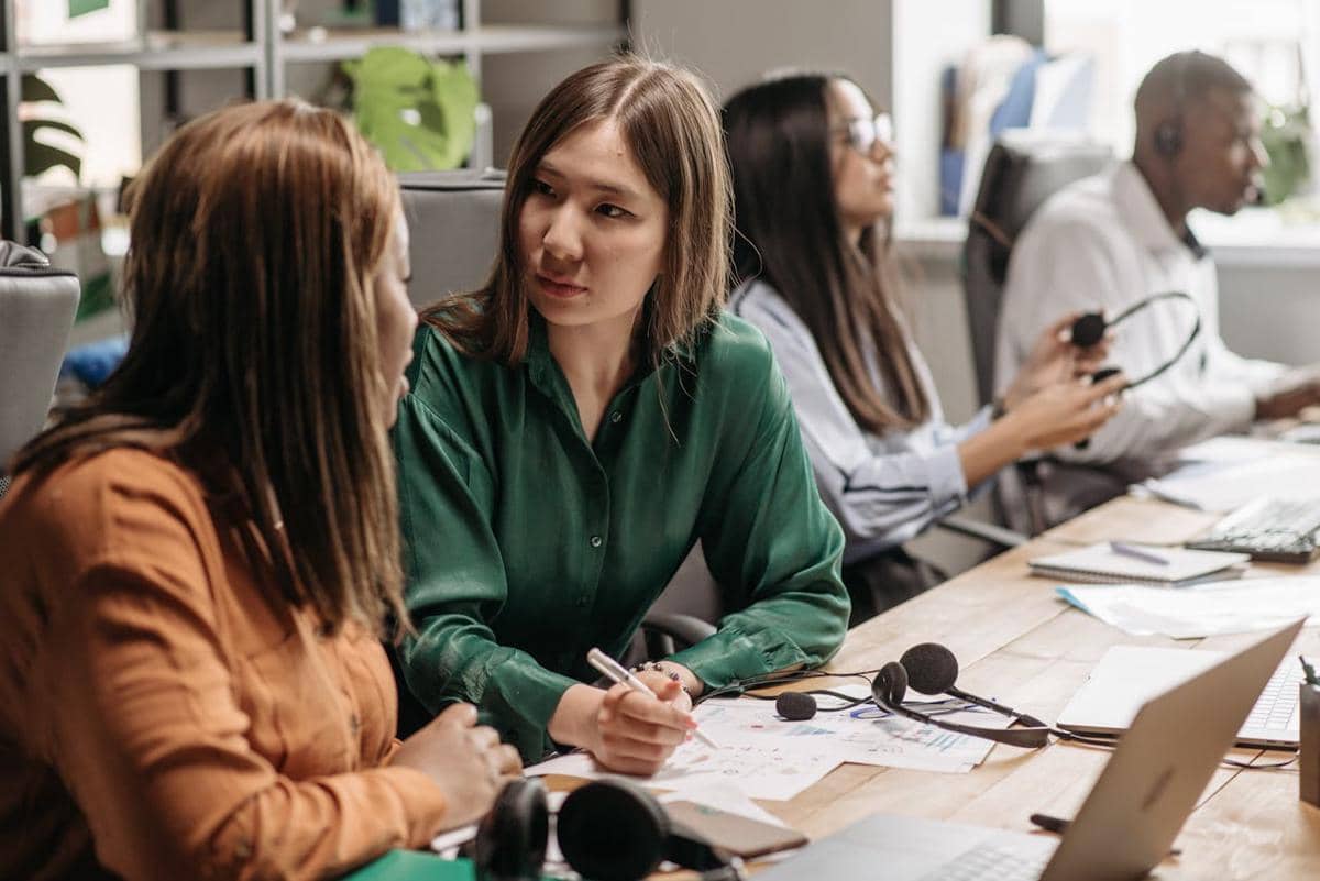 ilustrasi diskusi kerja