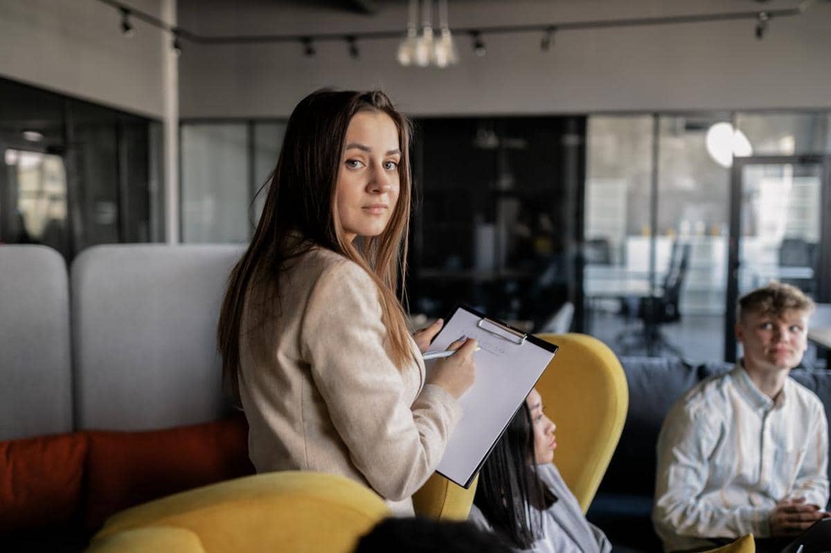 ilustrasi stres bekerja