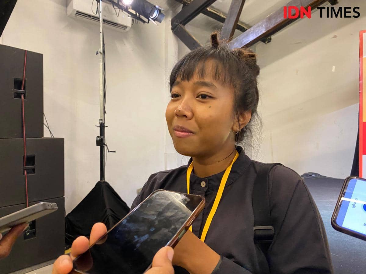 Yessi Nur Mulianawati (Yessiow) seniman mural perempuan.