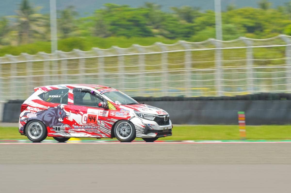 Banteng Motorsport x Mesin HL tuntaskan seri final ITCR 2025