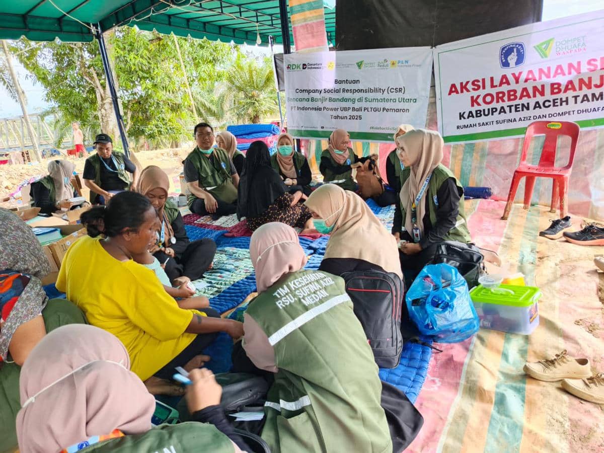 RSU Sufina Aziz Medan bersama Dompet Dhuafa Waspada menggelar program pengobatan gratis bagi warga terdampak banjir bandang di Kabupaten Aceh Tamiang, Jumat (19/12/2025). (dok.DD Waspada)