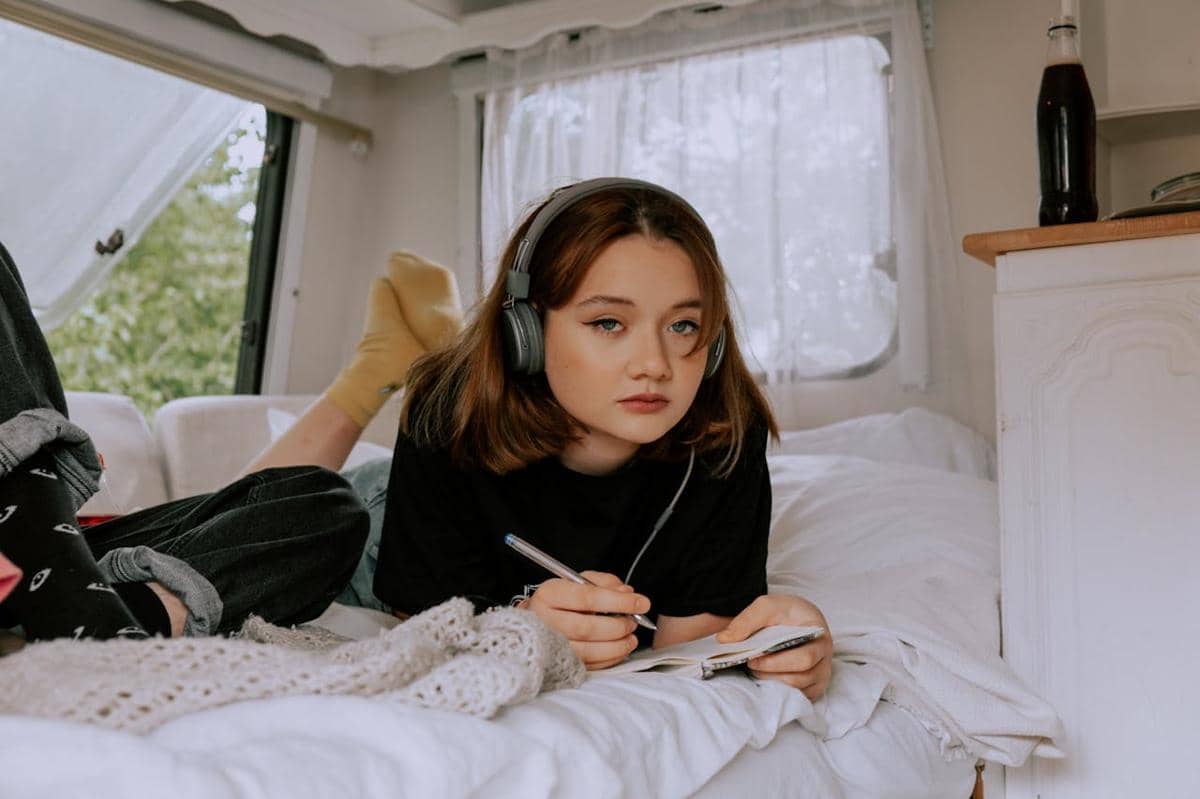 ilustrasi berpikir sebelum tidur