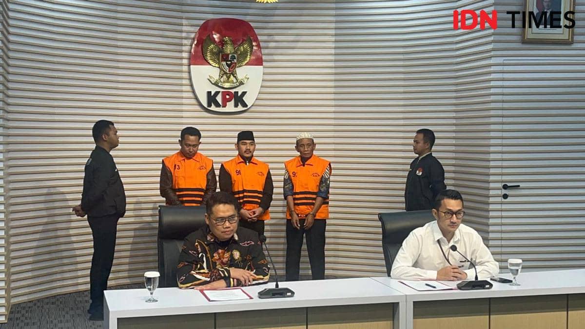 Bupati Bekasi Ade Kuswara Kunang