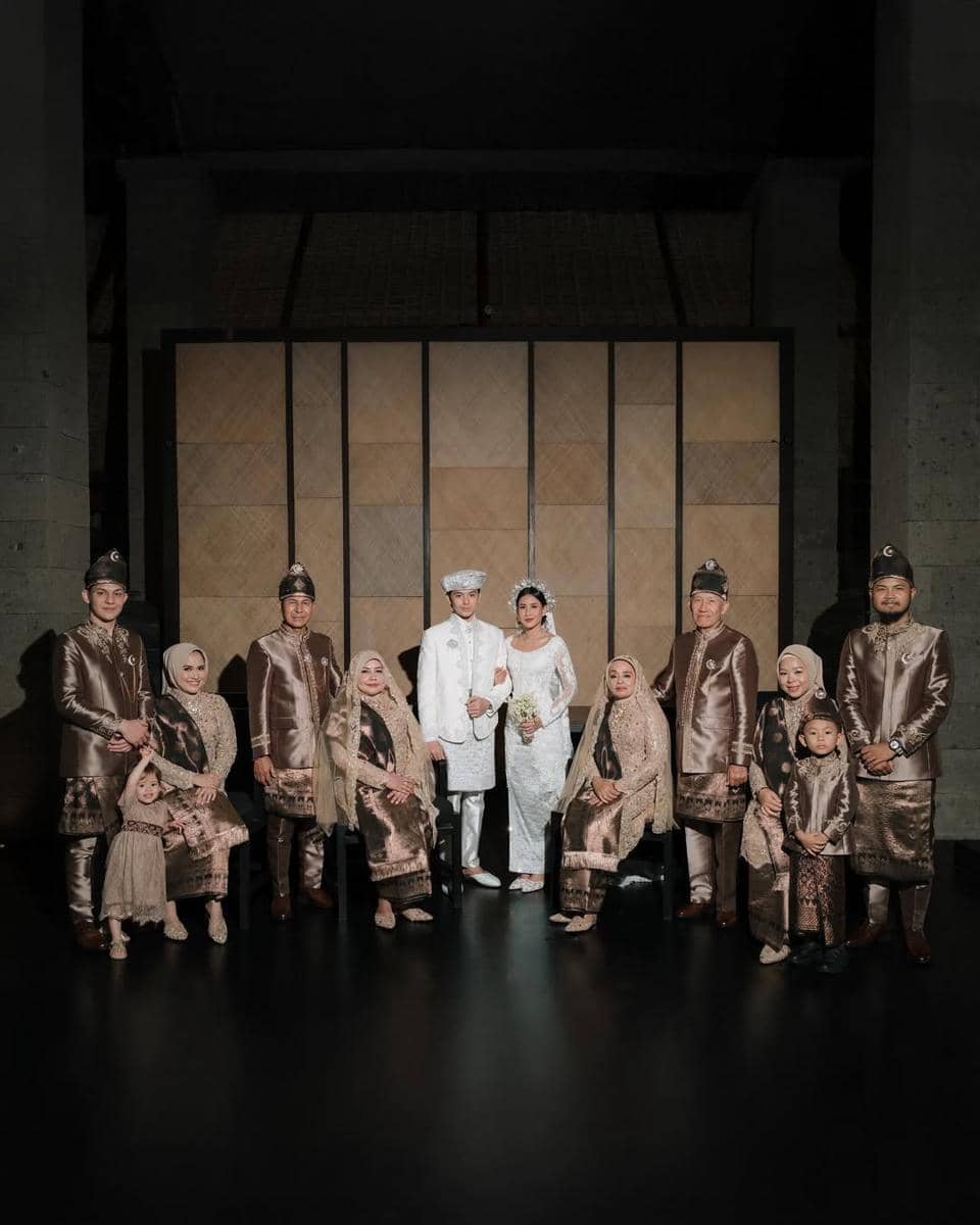 Baju kembaran keluarga. (instagram.com/sheninacinnamon)