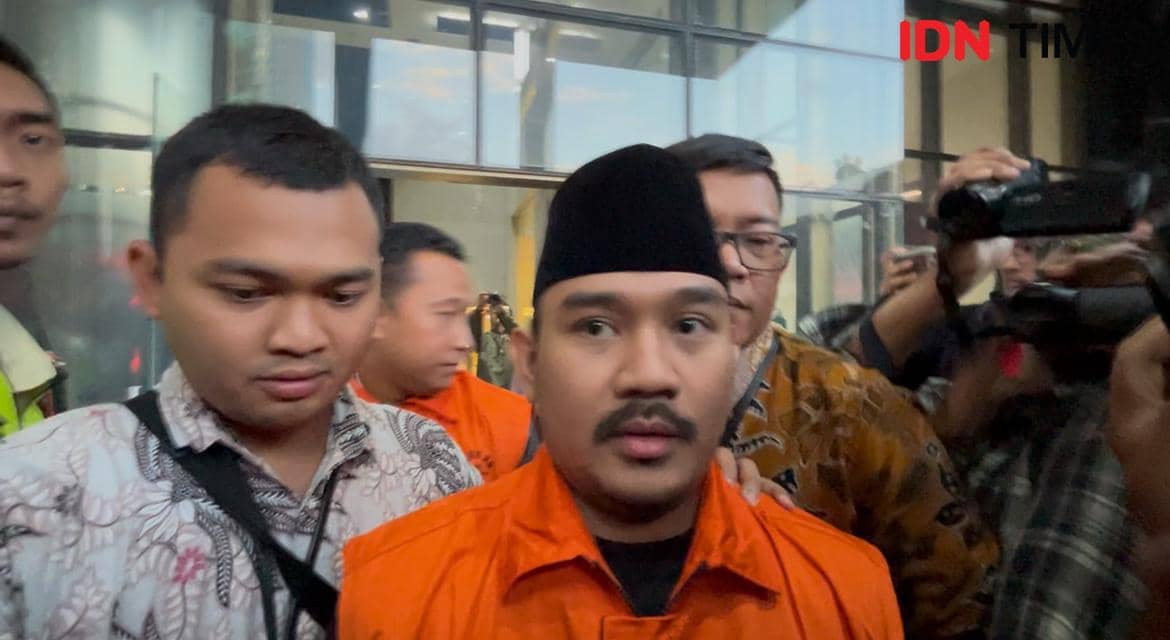 Bupati Bekasi Ade Kuswara Kunang