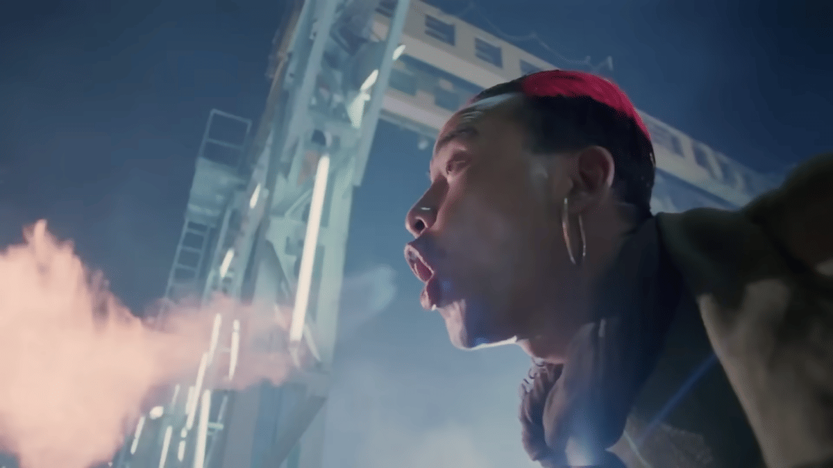 Sing Yoga Fire. (Dok. Golden Harvest/Future Cops - 1993)