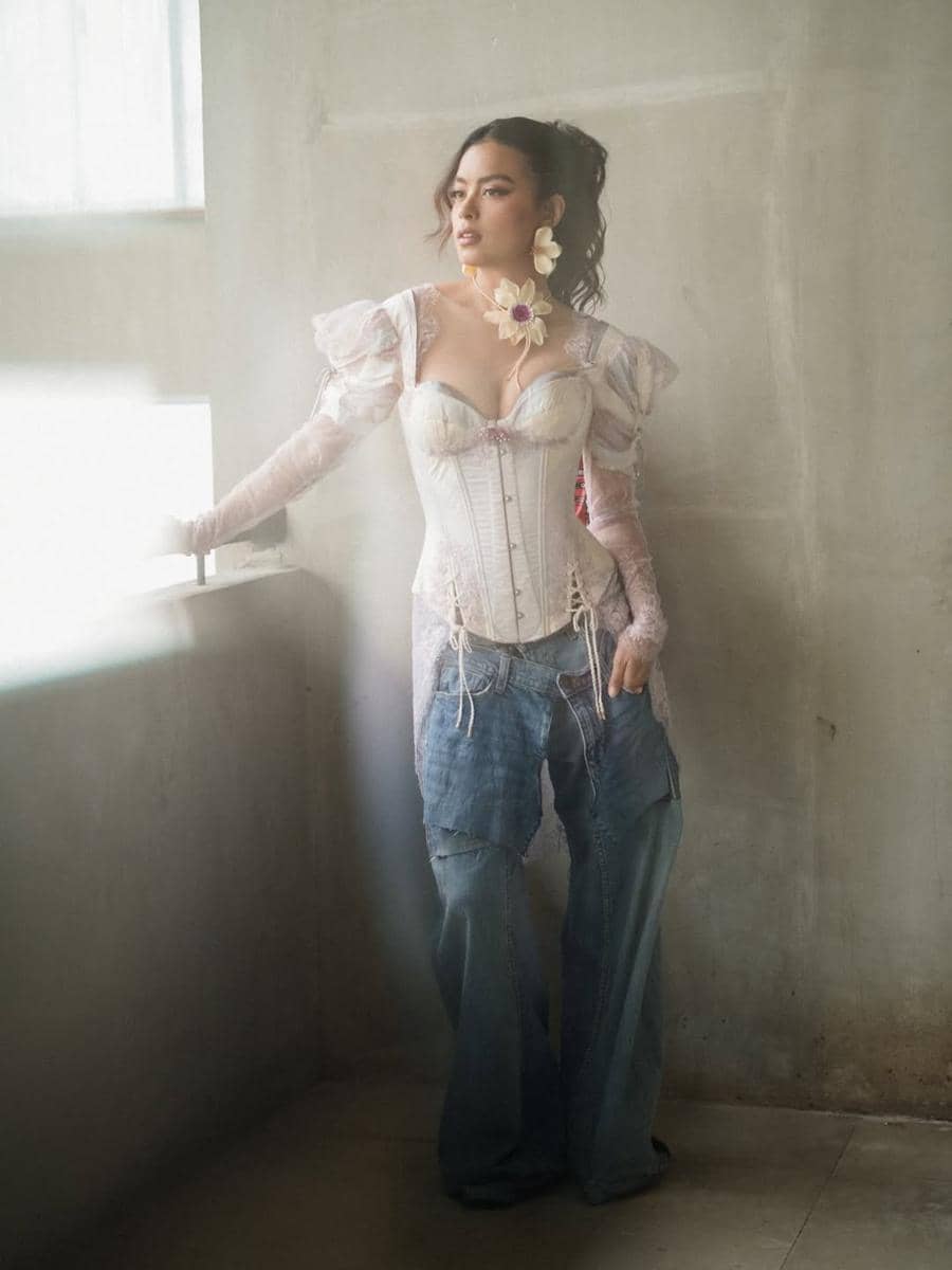 Kebaya modern Eva Celia. (instagram.com/evacelia)