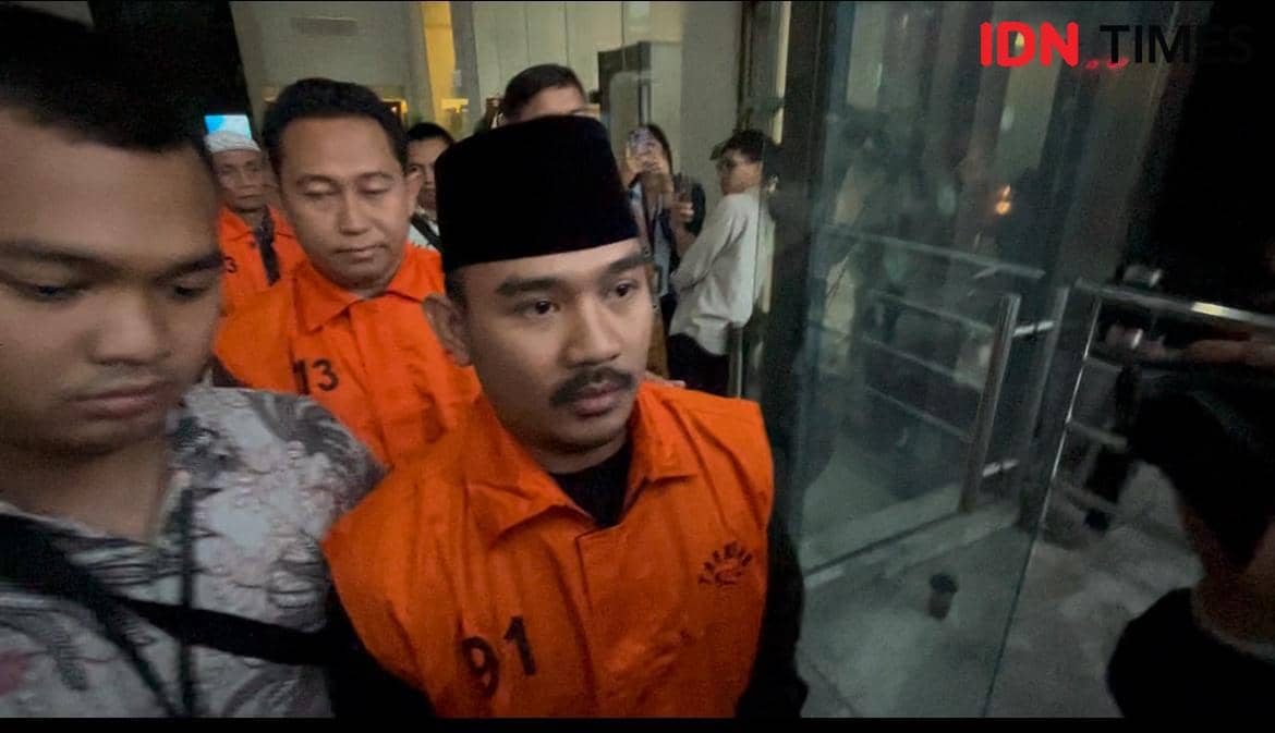 Bupati Bekasi Ade Kuswara Kunang