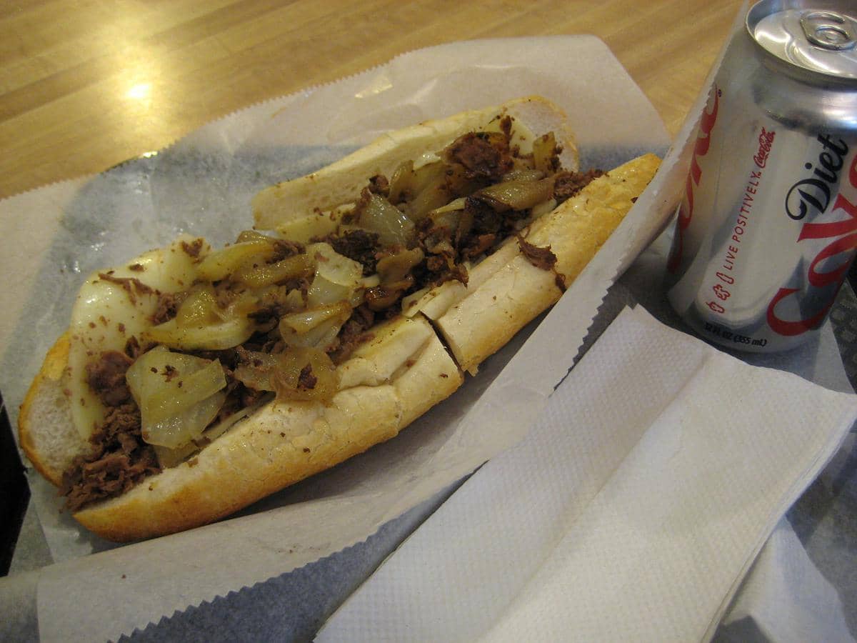 ilustrasi philly cheesesteak