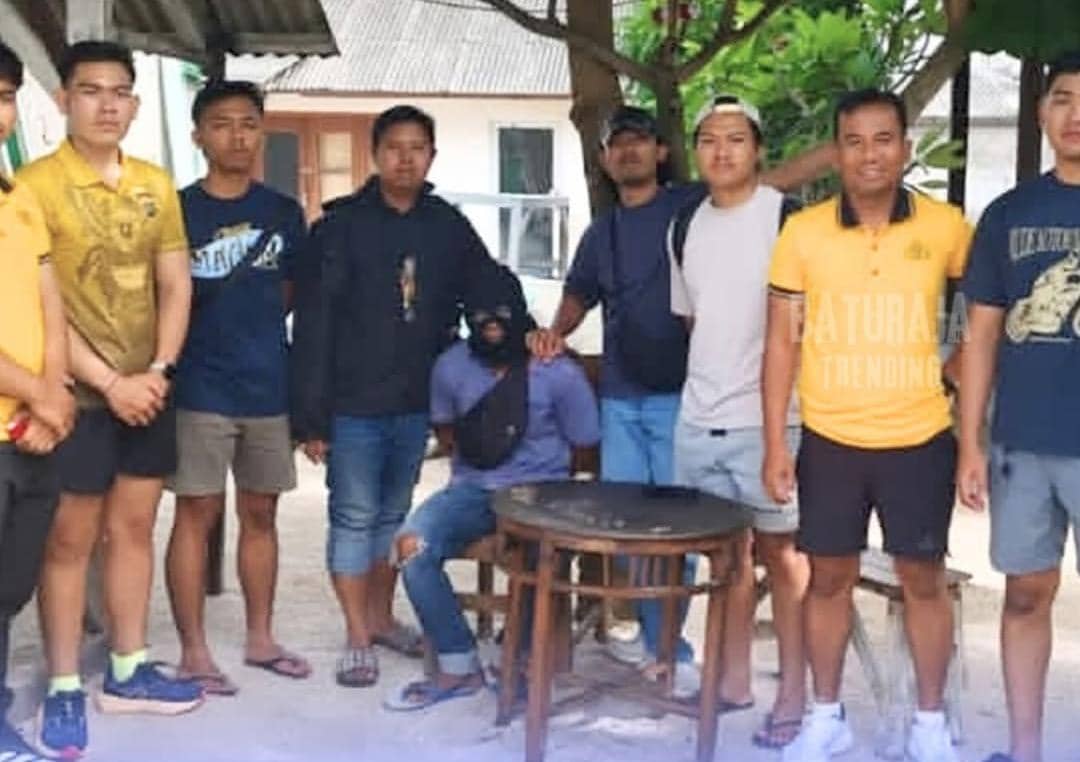 Tim gabungan Polsek Nusa Penida dan Pospol Lembongan saat menangkap pelaku penculikan. (Dok. Polsek Nisa Penida)