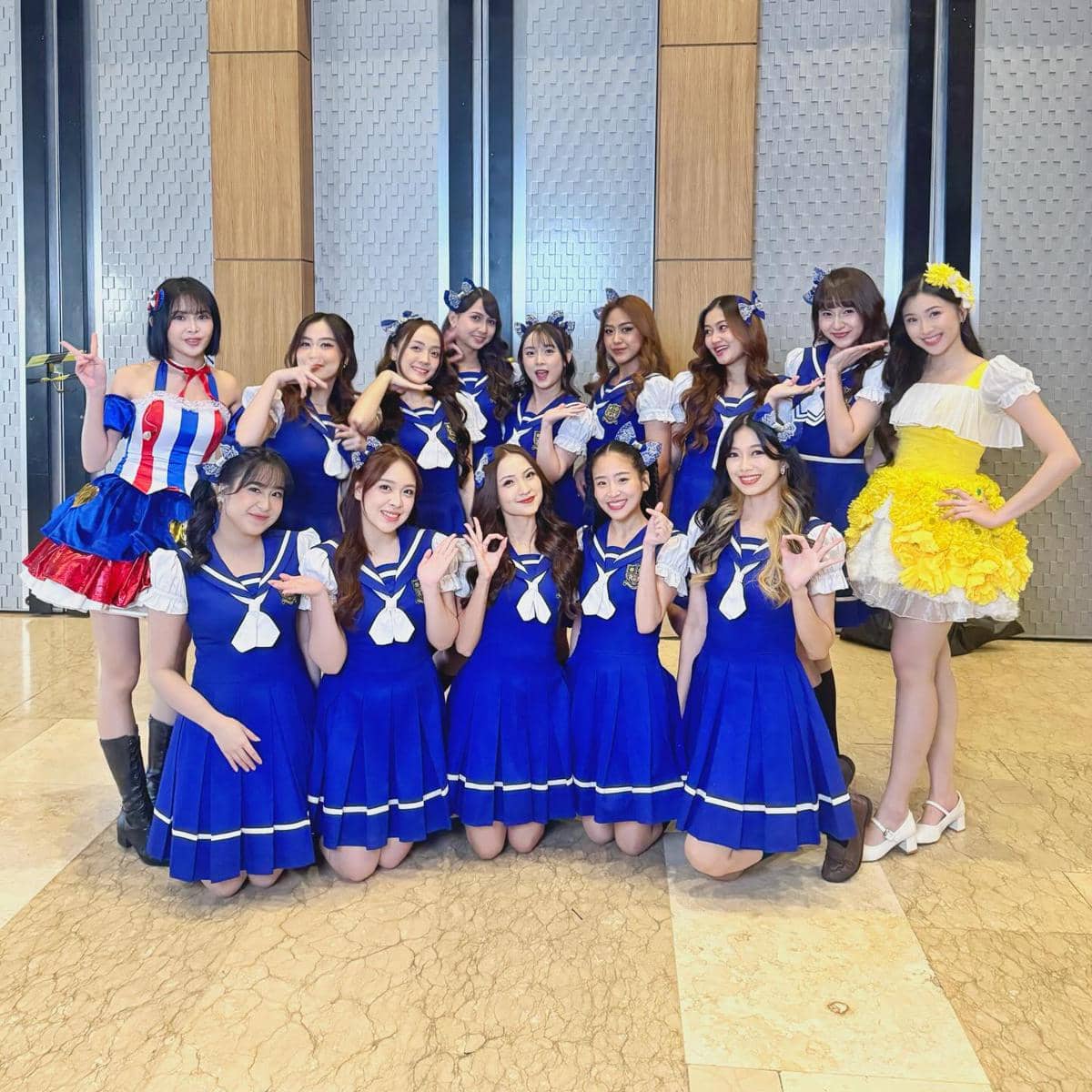 Feni manggung lagi bareng JKT48 (instagram.com/elnhrtnt)