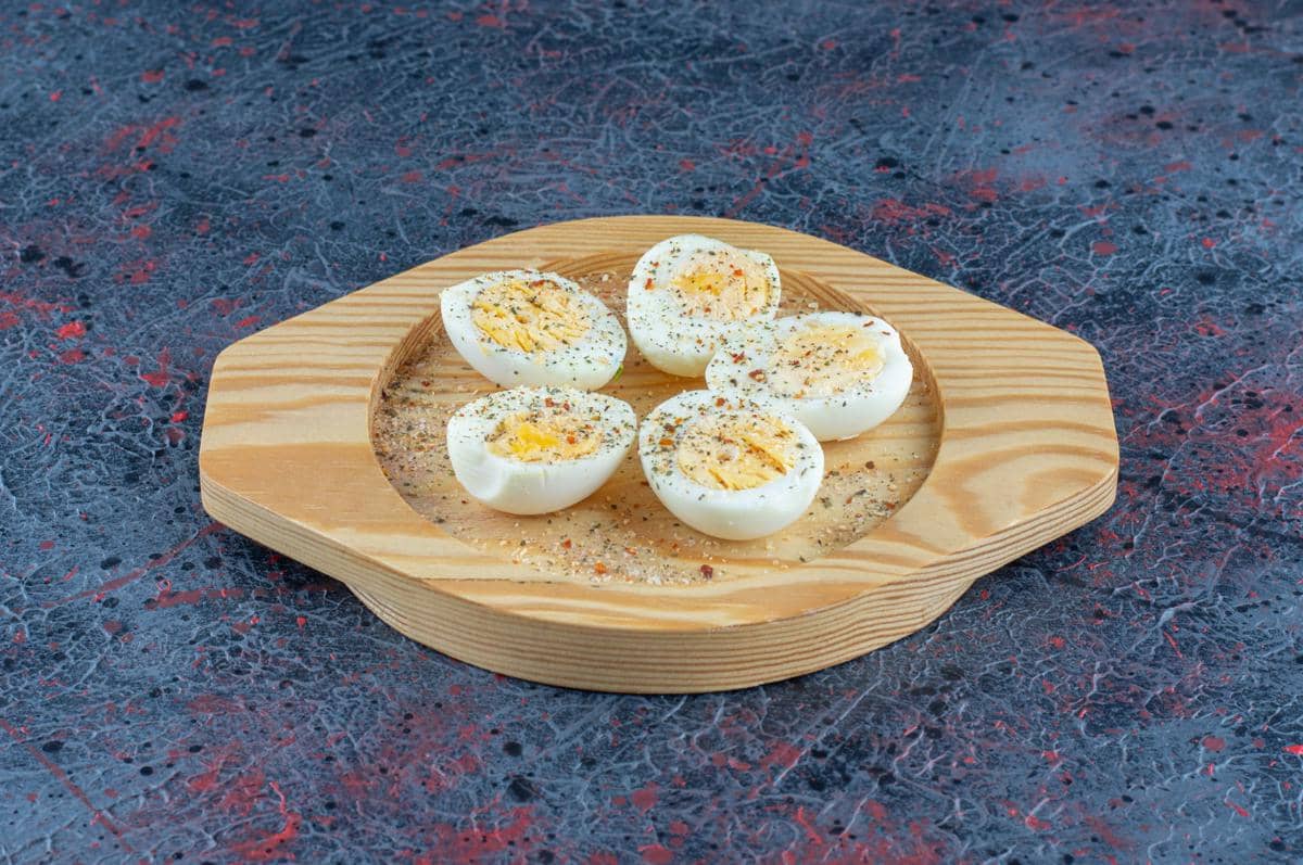 ilustrasi telur rebus