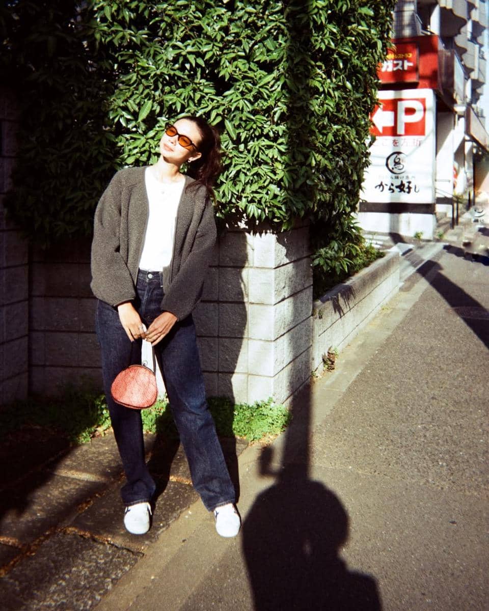 ide OOTD smart casual buat ngantor ala Yuki Kato