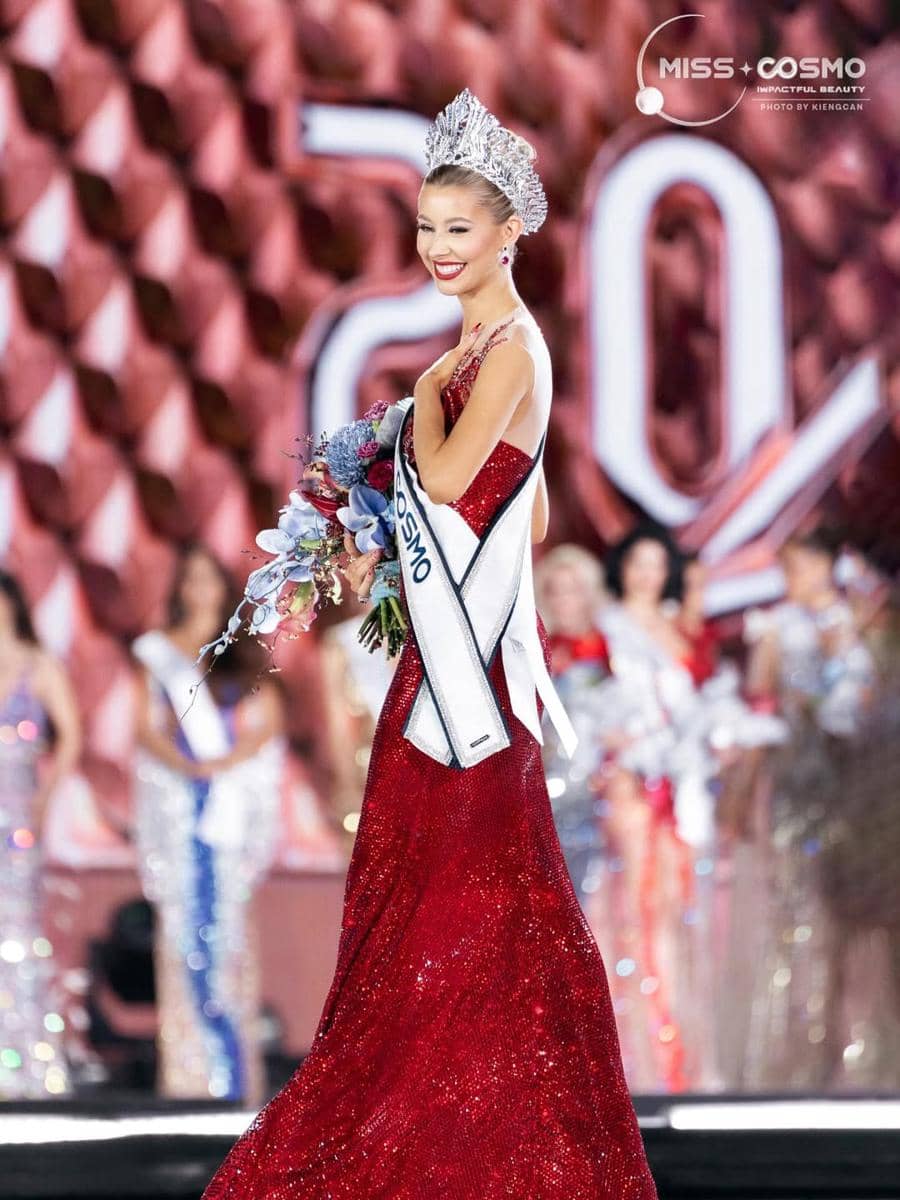 Potret Penobatan Miss Cosmo 2025 Yolina Lindquist