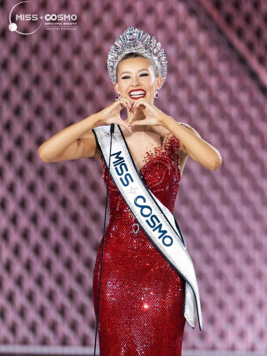 Potret Penobatan Miss Cosmo 2025 Yolina Lindquist
