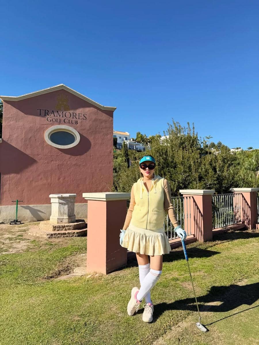 inspirasi gaya outfit golf ala Shandy Aulia 