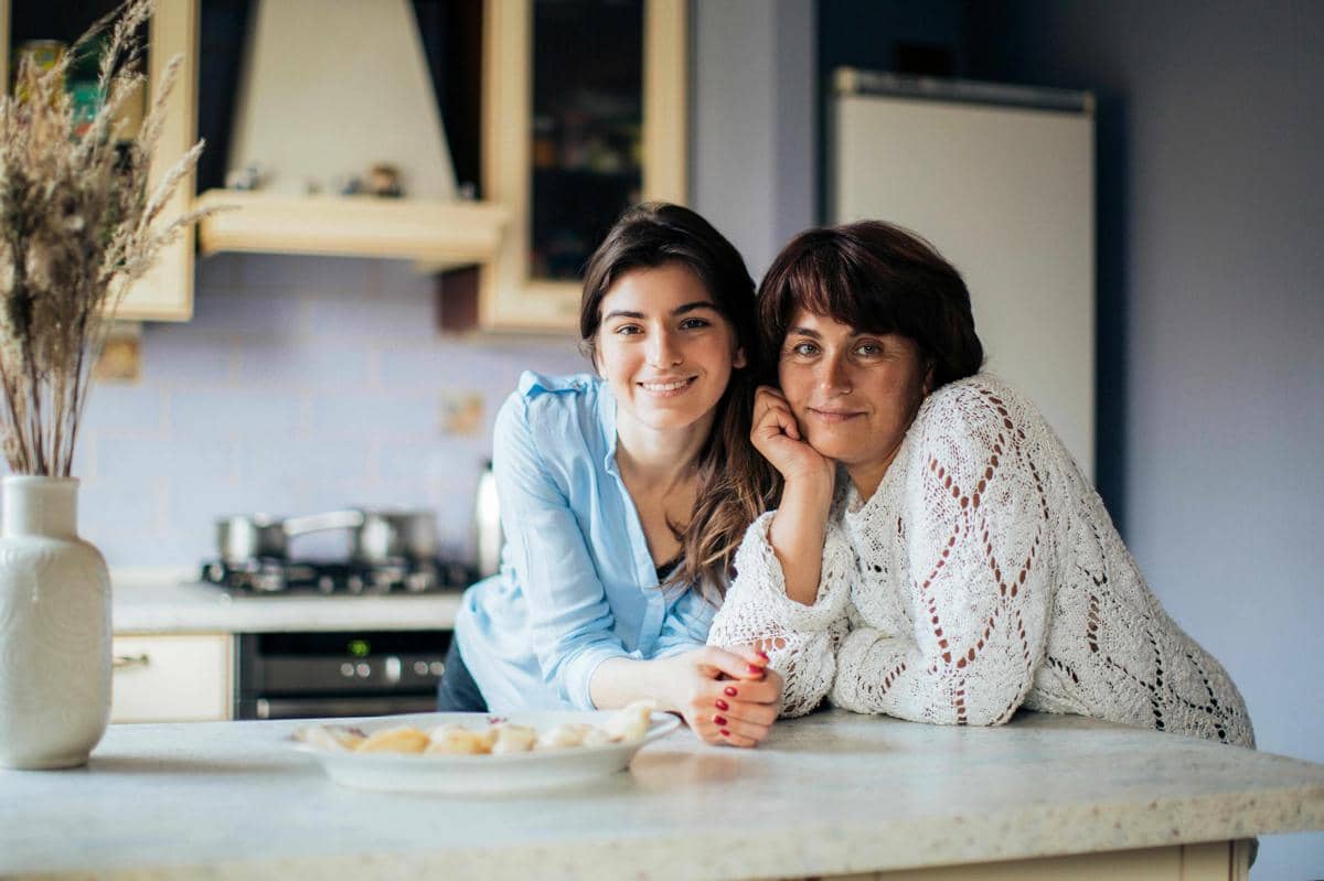 ilustrasi ibu dan anak