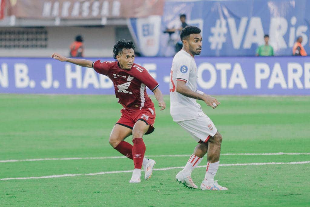 PSM Makassar versus Malut United di musim 2024/2025.