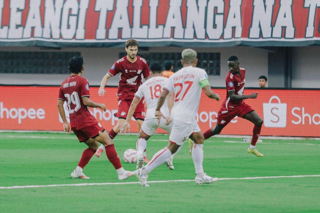 PSM Makassar versus Malut United di musim 2024/2025.