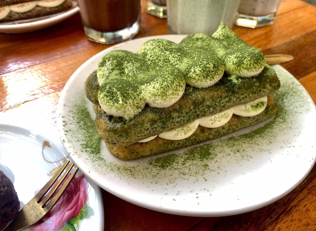 ilustrasi matcha tiramisu