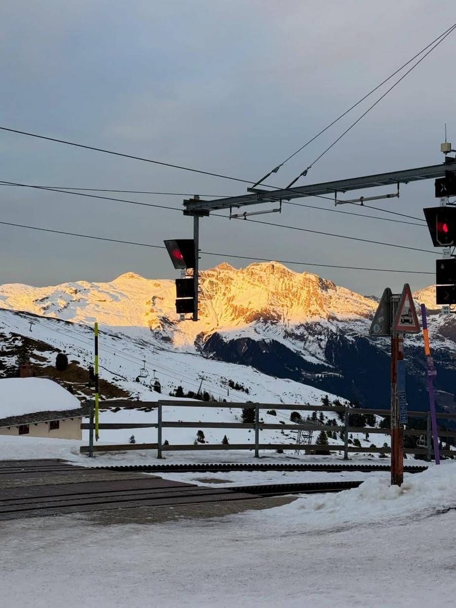Keluarga Arief Muhammad main salju di Jungfraujoch