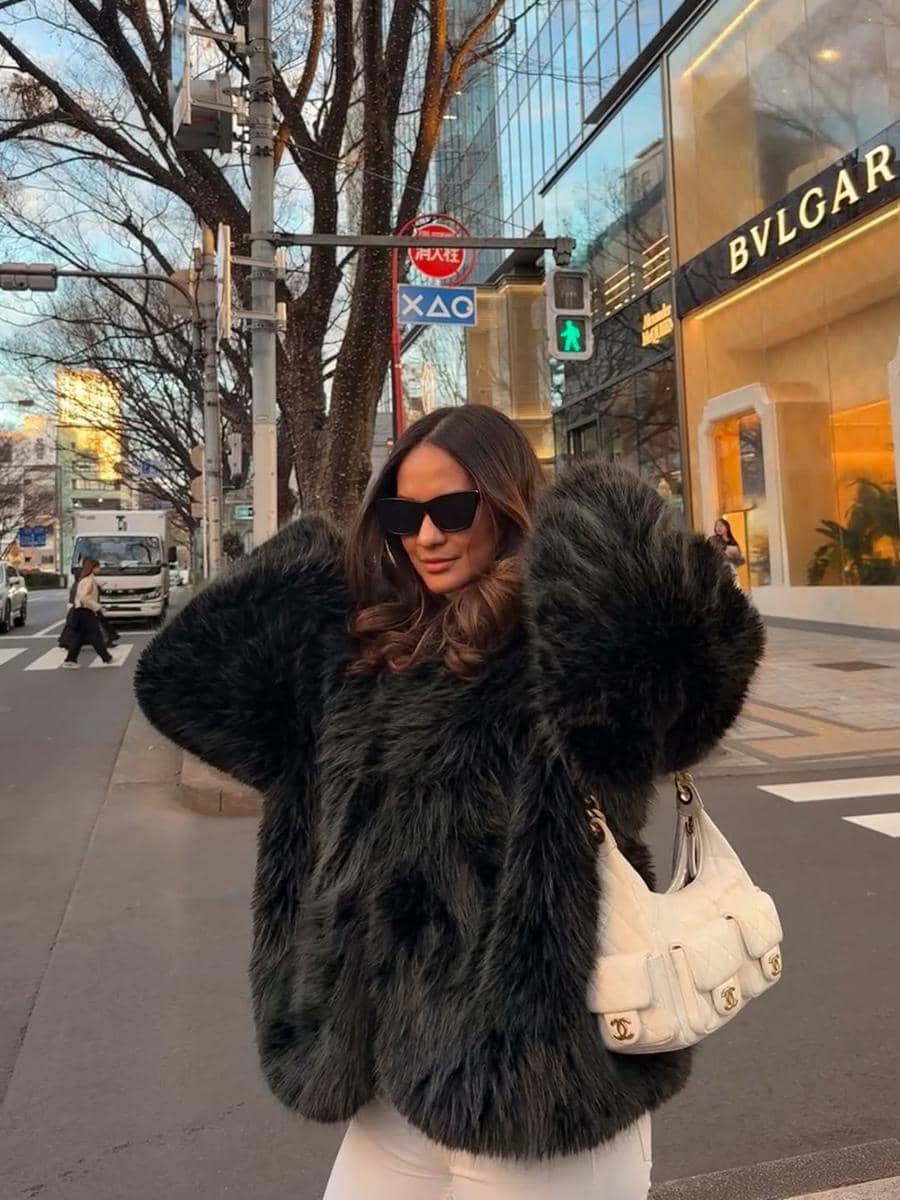 Hana Malasan saat liburan ke Jepang