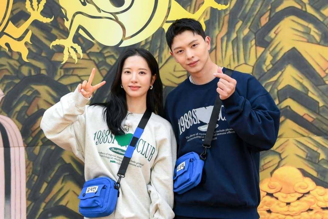 Bona dan Yook Sung Jae di variety show Running Man