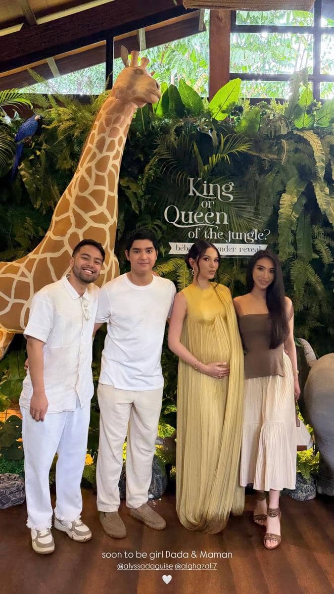 Gaya Alyssa di gender reveal.