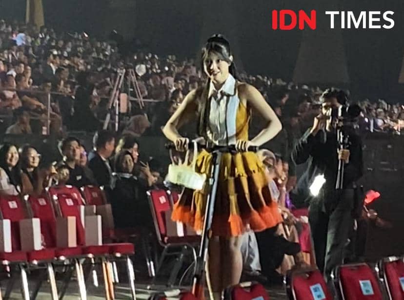 momen ikonik di konser THE FIRST SNOW JKT48 14th Anniversary Concert & Gracia Graduation Ceremony”, Sabtu (20/12/2025)