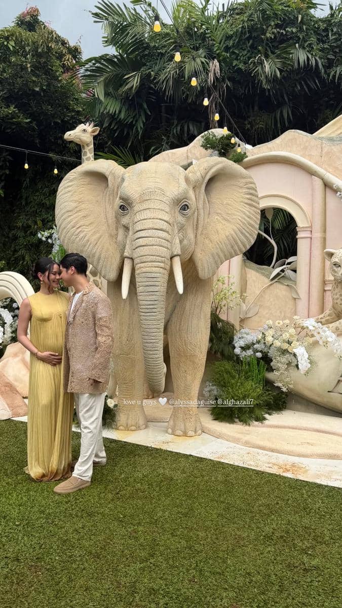 Gaya Alyssa di gender reveal. 