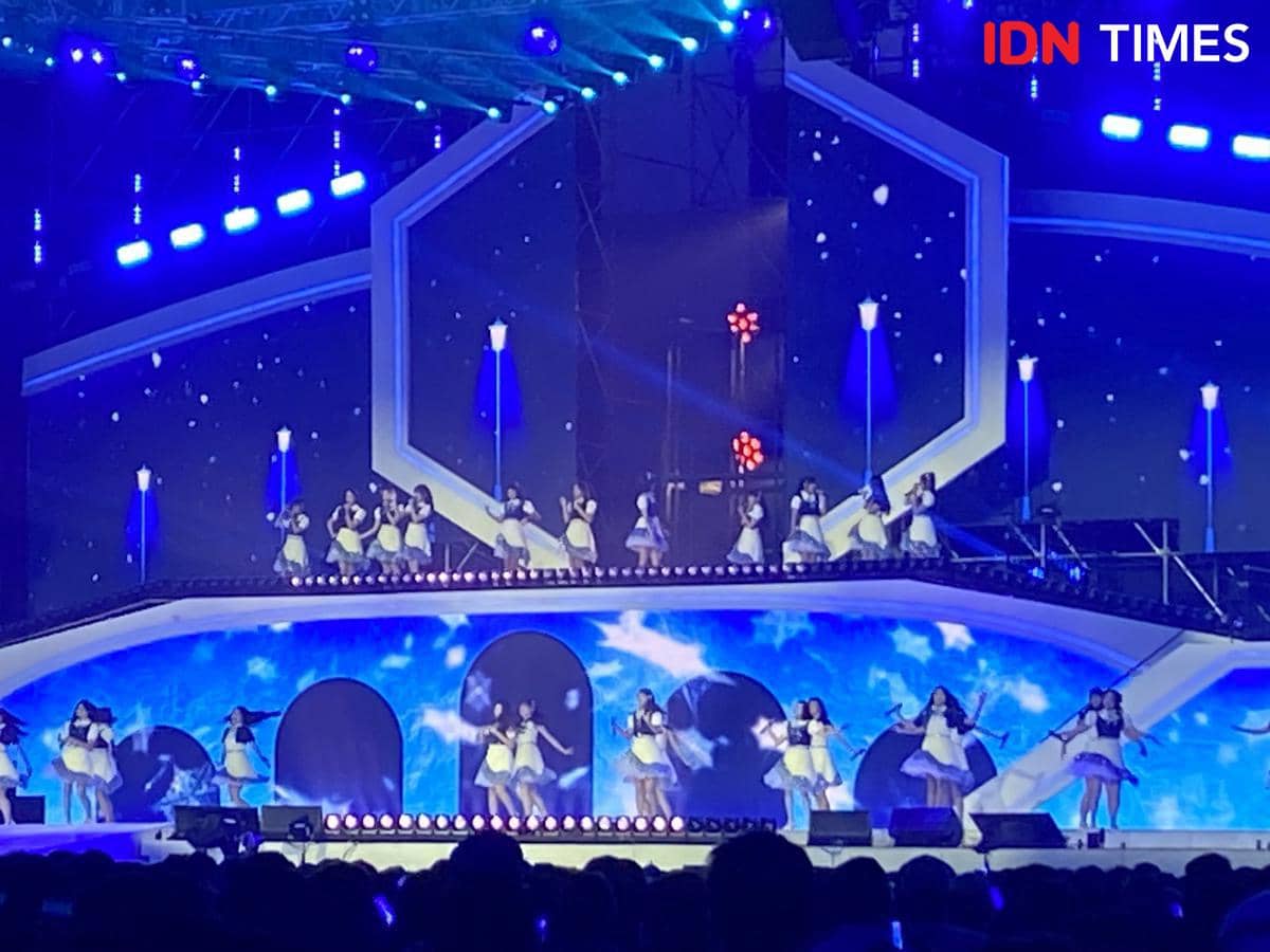 momen ikonik di konser THE FIRST SNOW JKT48 14th Anniversary Concert & Gracia Graduation Ceremony”, Sabtu (20/12/2025)