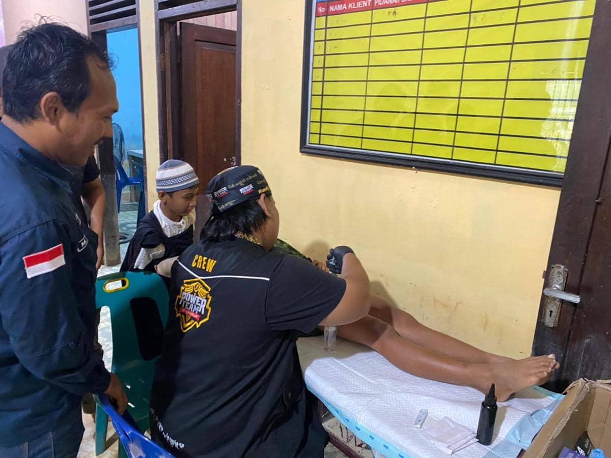 Sunat massal yang digelar Power Team di wilayah Utara Kota Medan (dok.IDN Times)