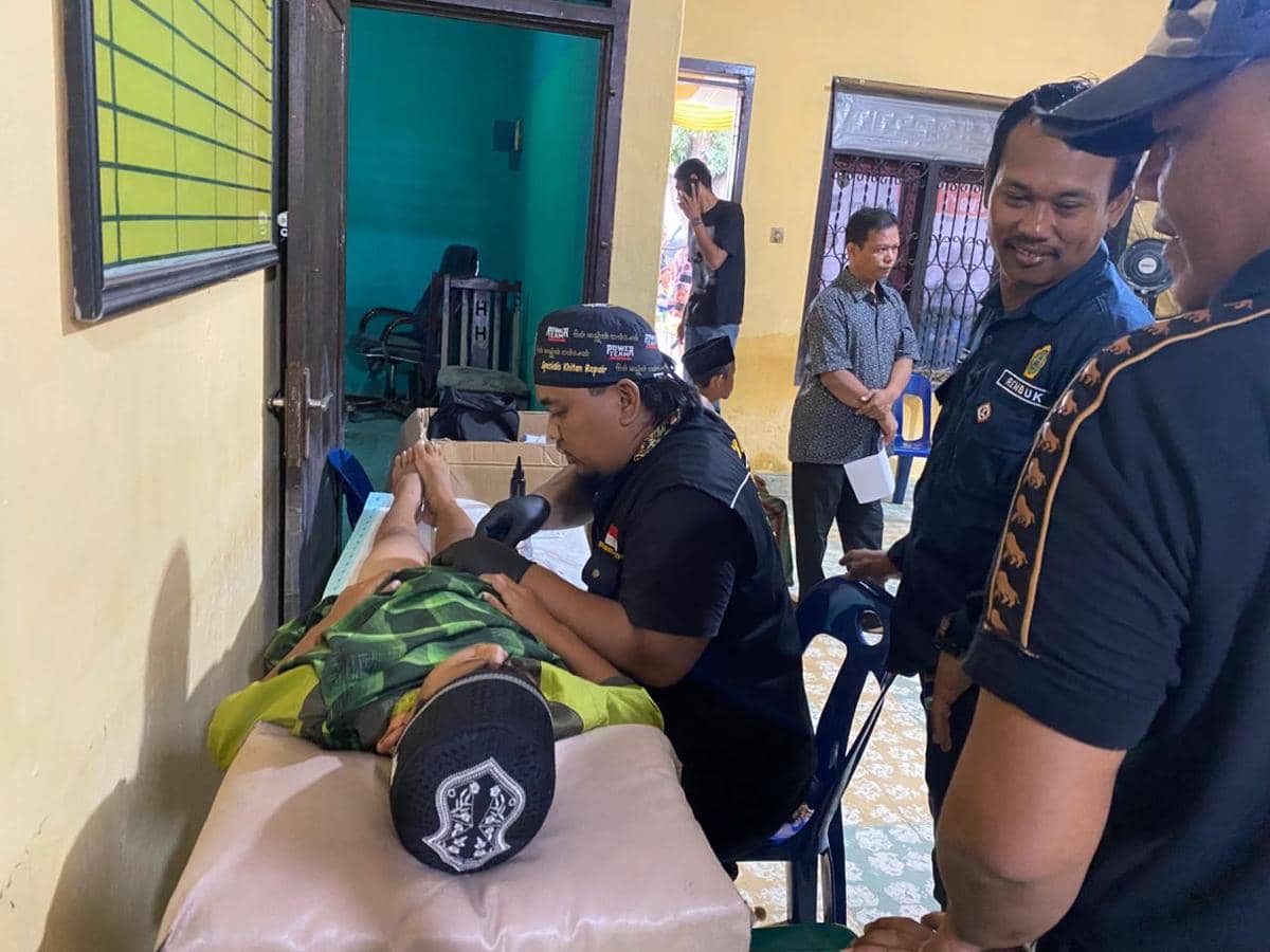 Sunat massal yang digelar Power Team di wilayah Utara Kota Medan (dok.IDN Times)