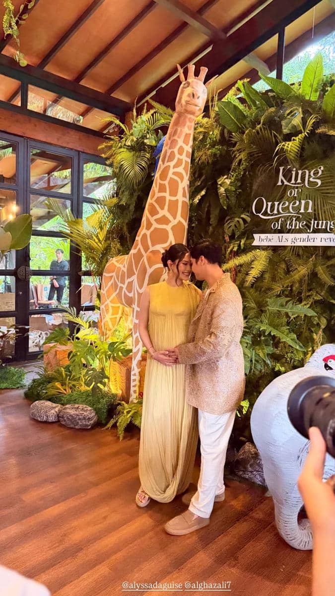 Gaya Alyssa di gender reveal.