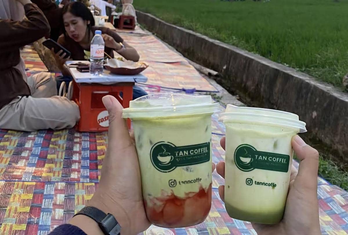 Aneka minuman saat bersantai di Destinasi wisata sawah Desa Namang