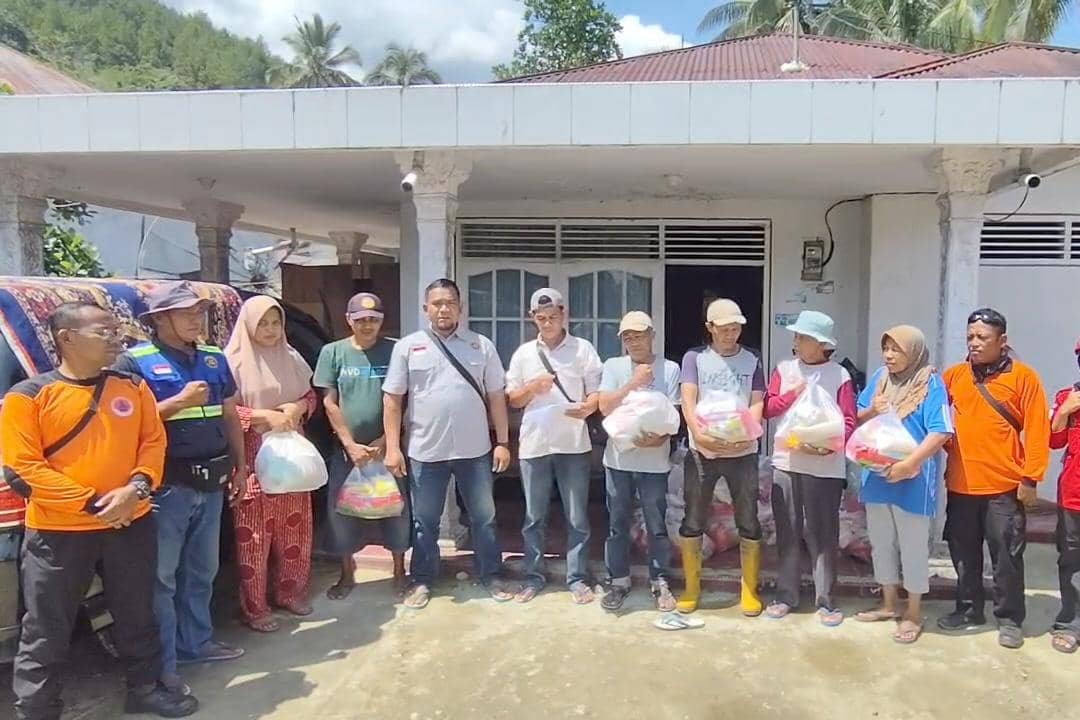 Perjalanan lebih dari 2.000 kilometer membawa mereka ke 3 lokasi bencana, yakni Batu Busuak di Kota Padang, Malalak di Kabupaten Agam, serta Malolo di Kabupaten Tanah Datar. IDN Times/Relawan 24 Jam. 