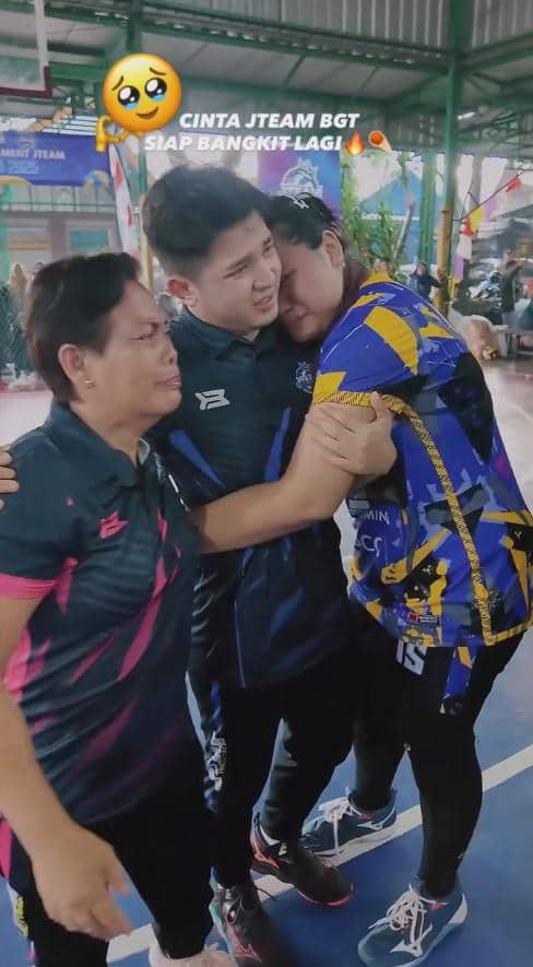 Jirayut Jadi Pelatih Voli di Klubnya Sendiri (instagram.com/jirayutdaa4official)