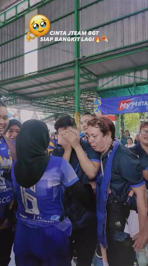 Jirayut Jadi Pelatih Voli di Klubnya Sendiri (instagram.com/jirayutdaa4official)