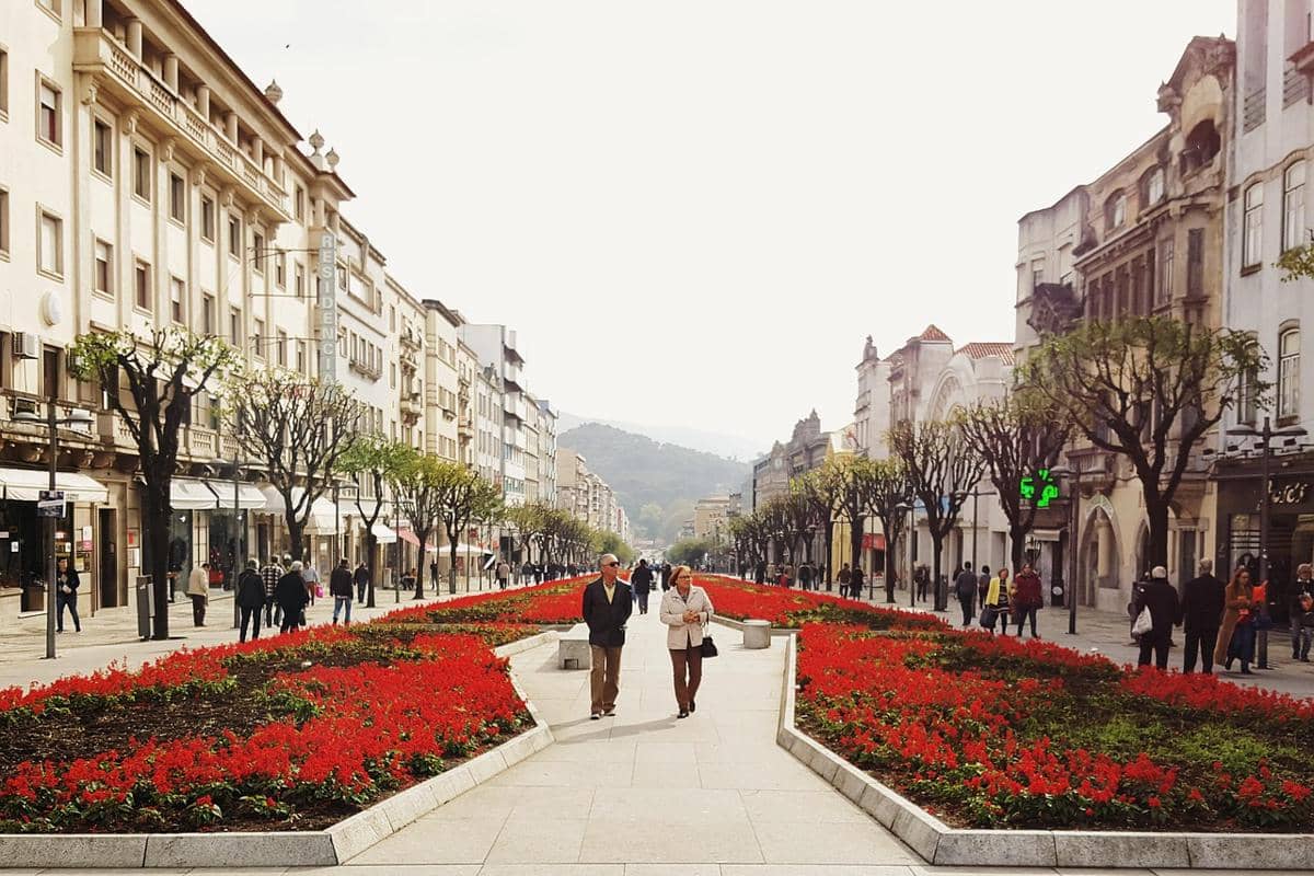 suasana Braga yang tetap hidup dan dekat dengan kehidupan mahasiswa 