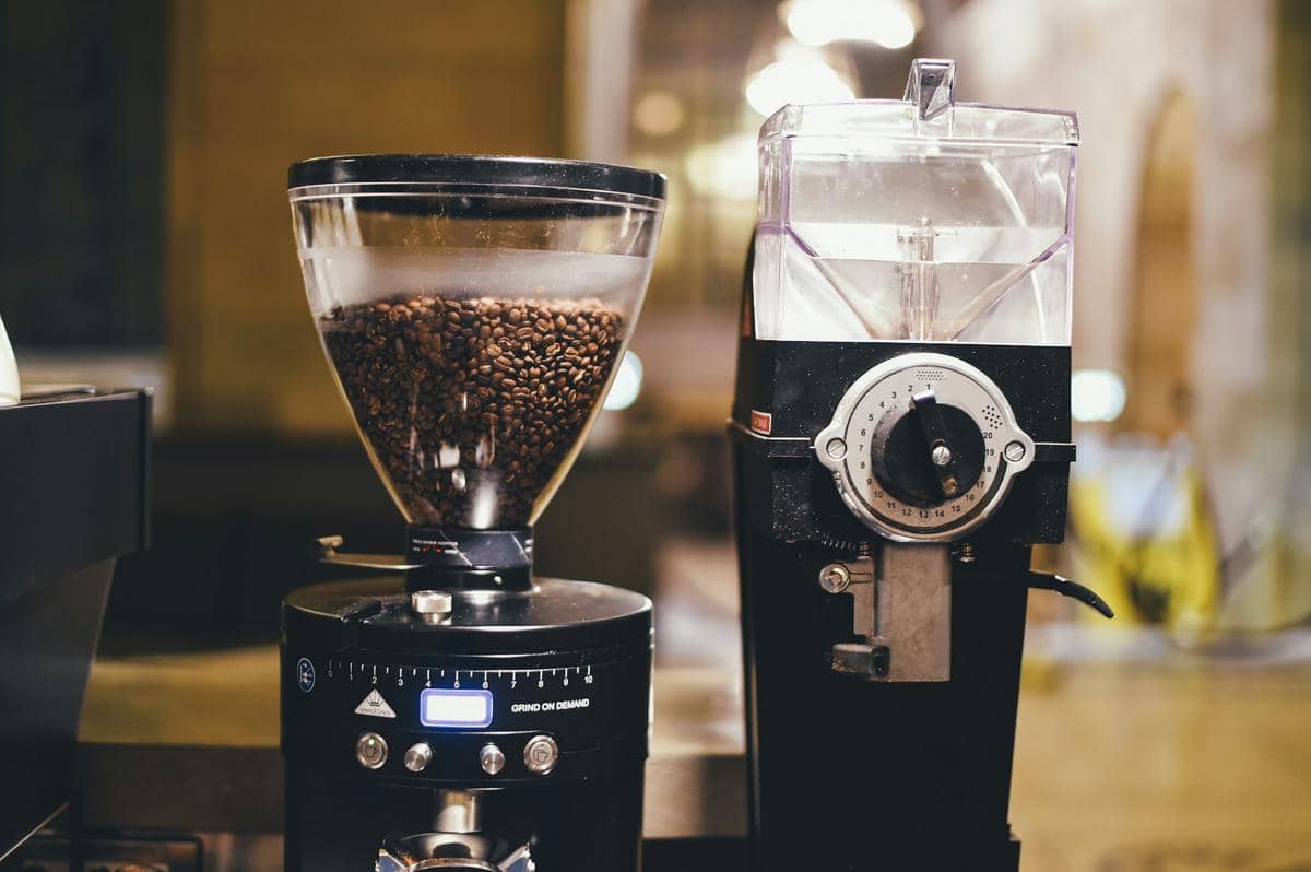 ilustrasi coffee grinder (unsplash.com/Crew)