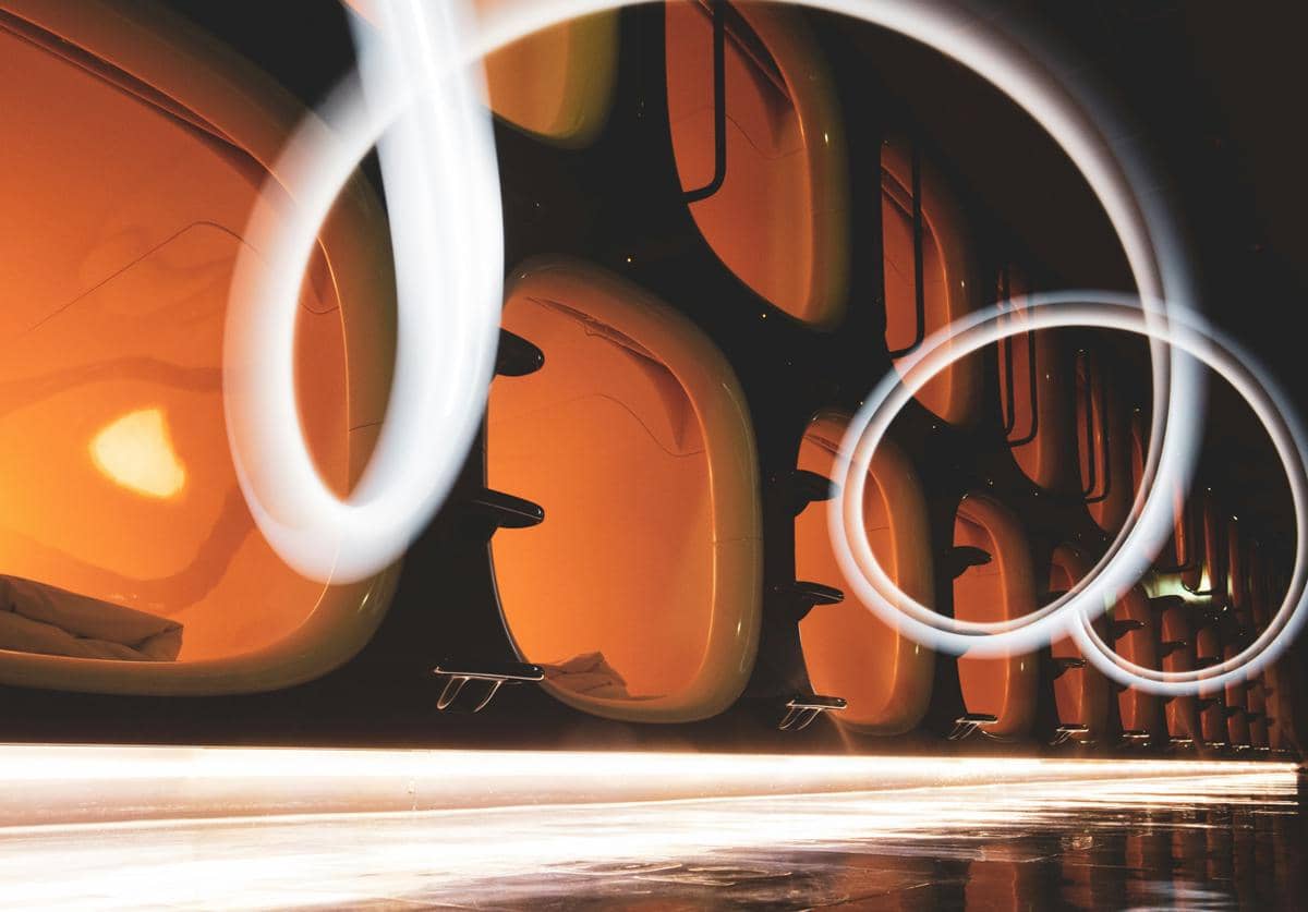 ilustrasi capsule hotel 