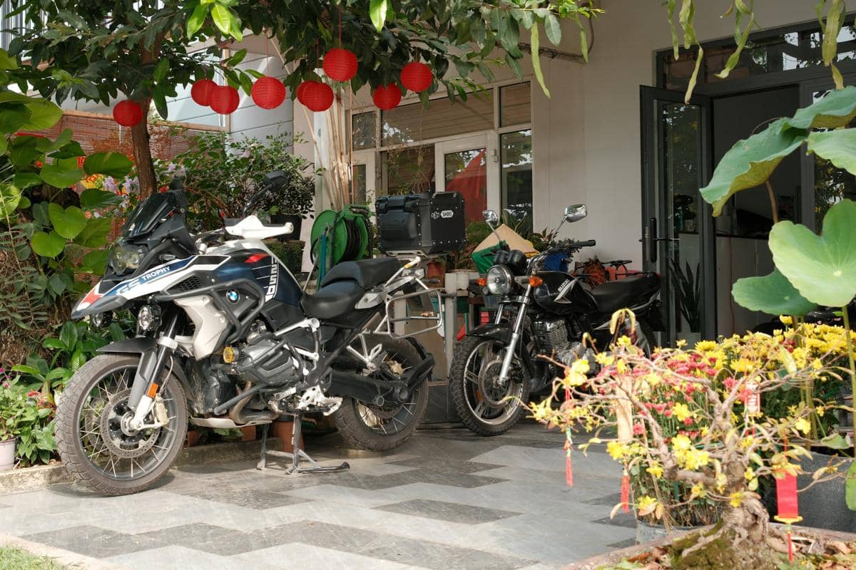 ilustrasi motor parkir