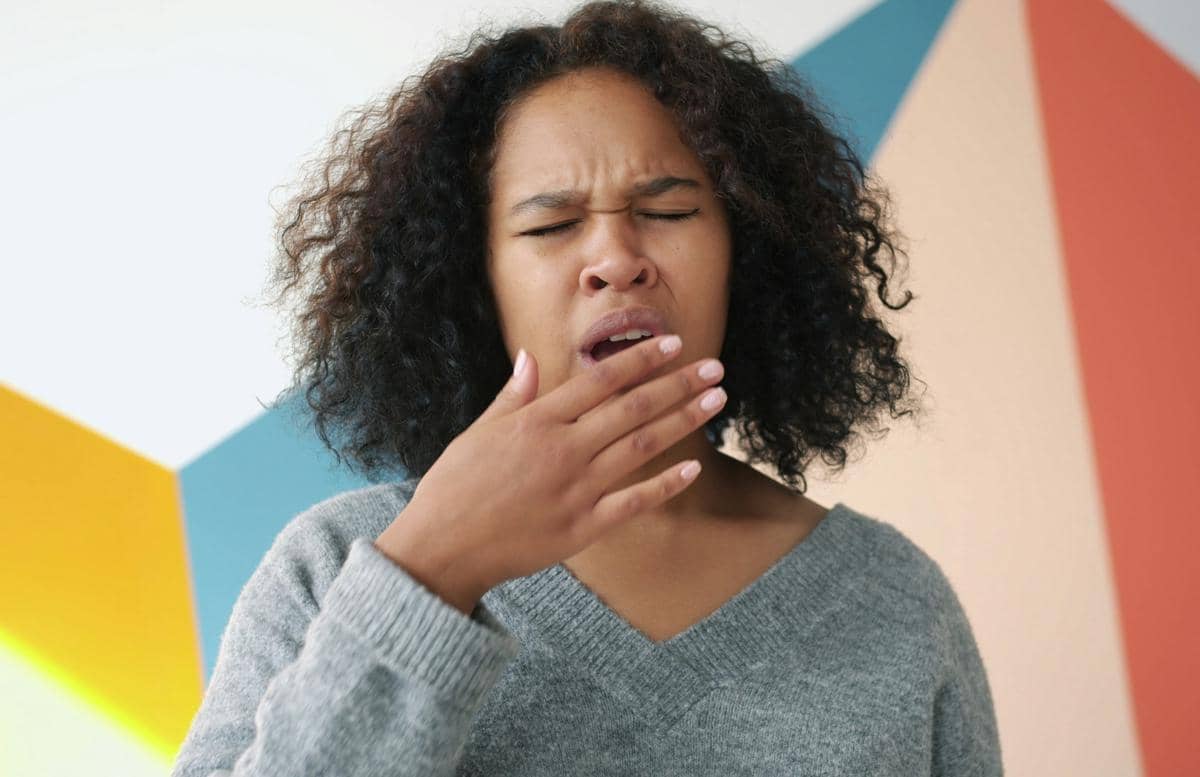 Seorang perempuan kurang tidur.