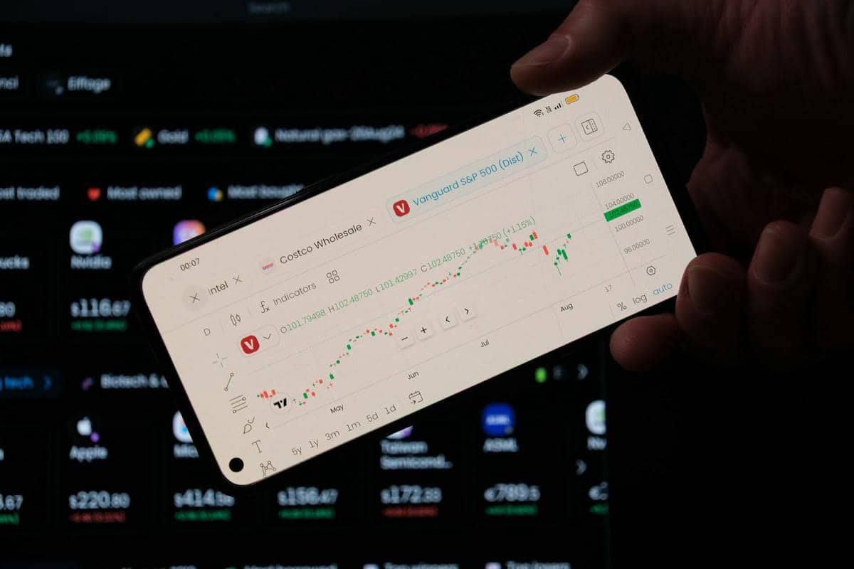 ilustrasi investasi saham