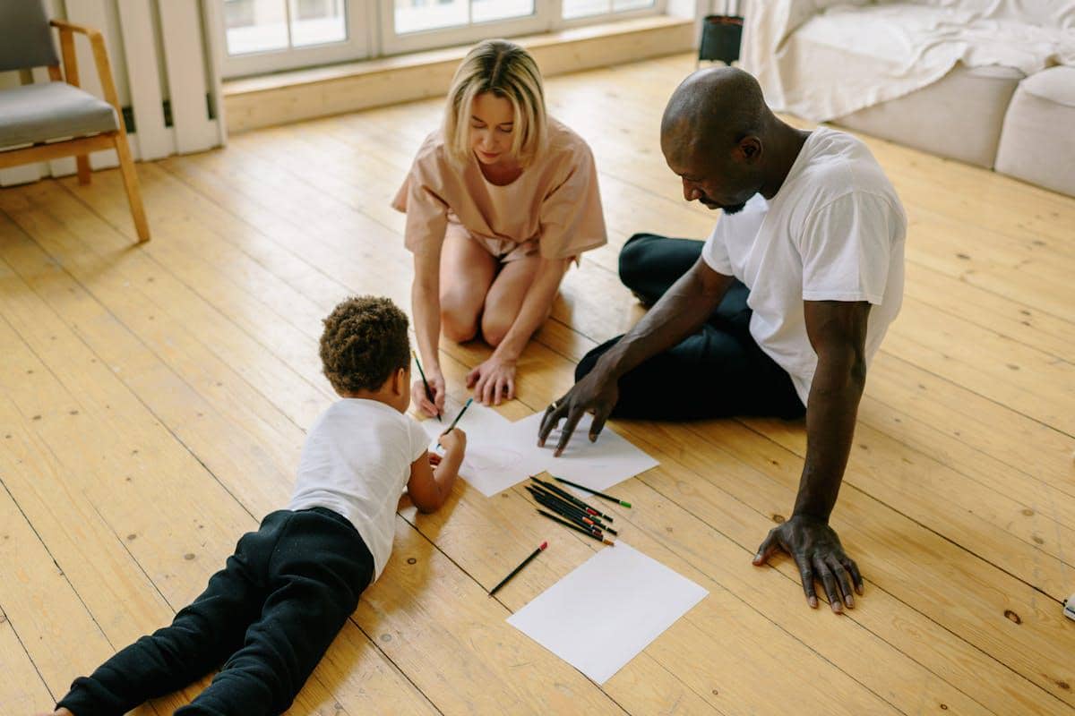 ilustrasi orangtua menjadi role model anak 