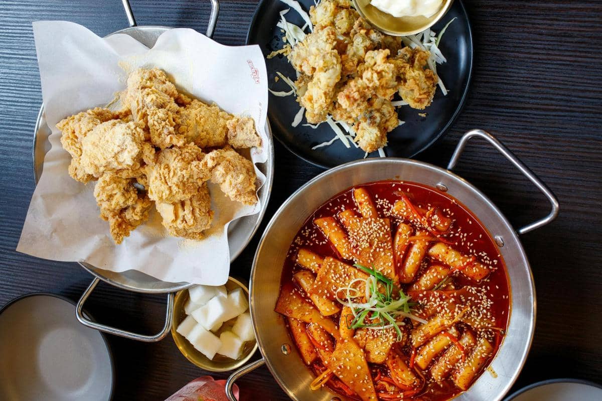 ilustrasi gorengan pendamping tteokbokki 