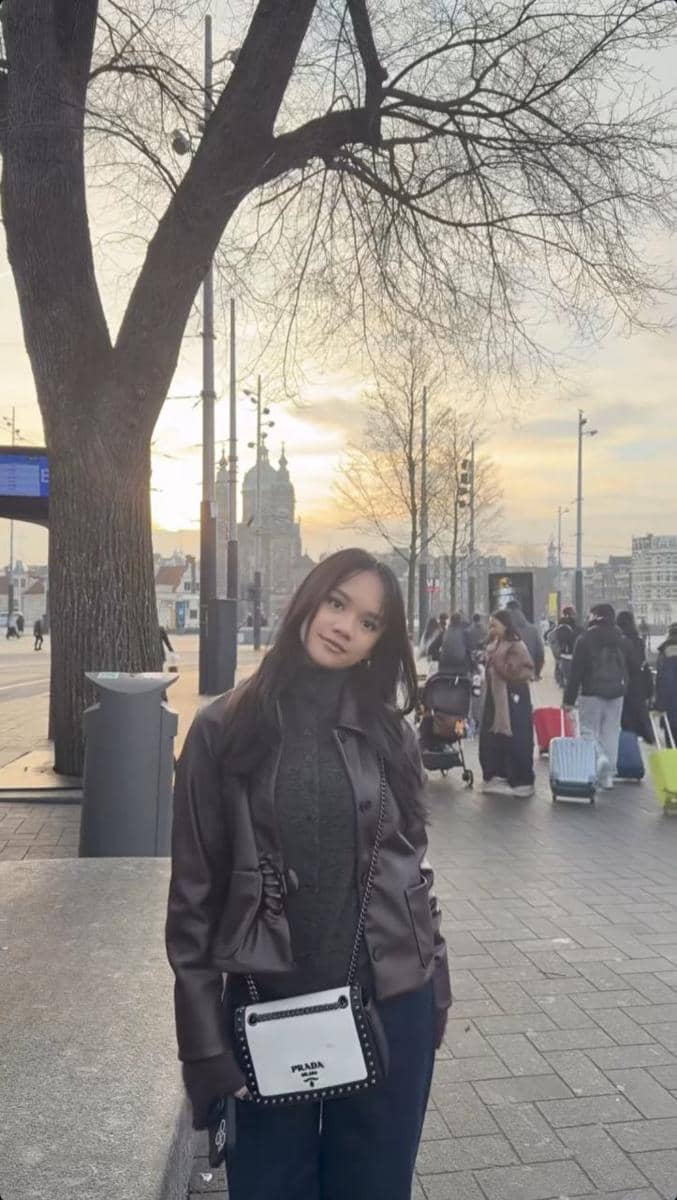 Keluarga Riafinola memulai liburan di musim dingin di Belanda