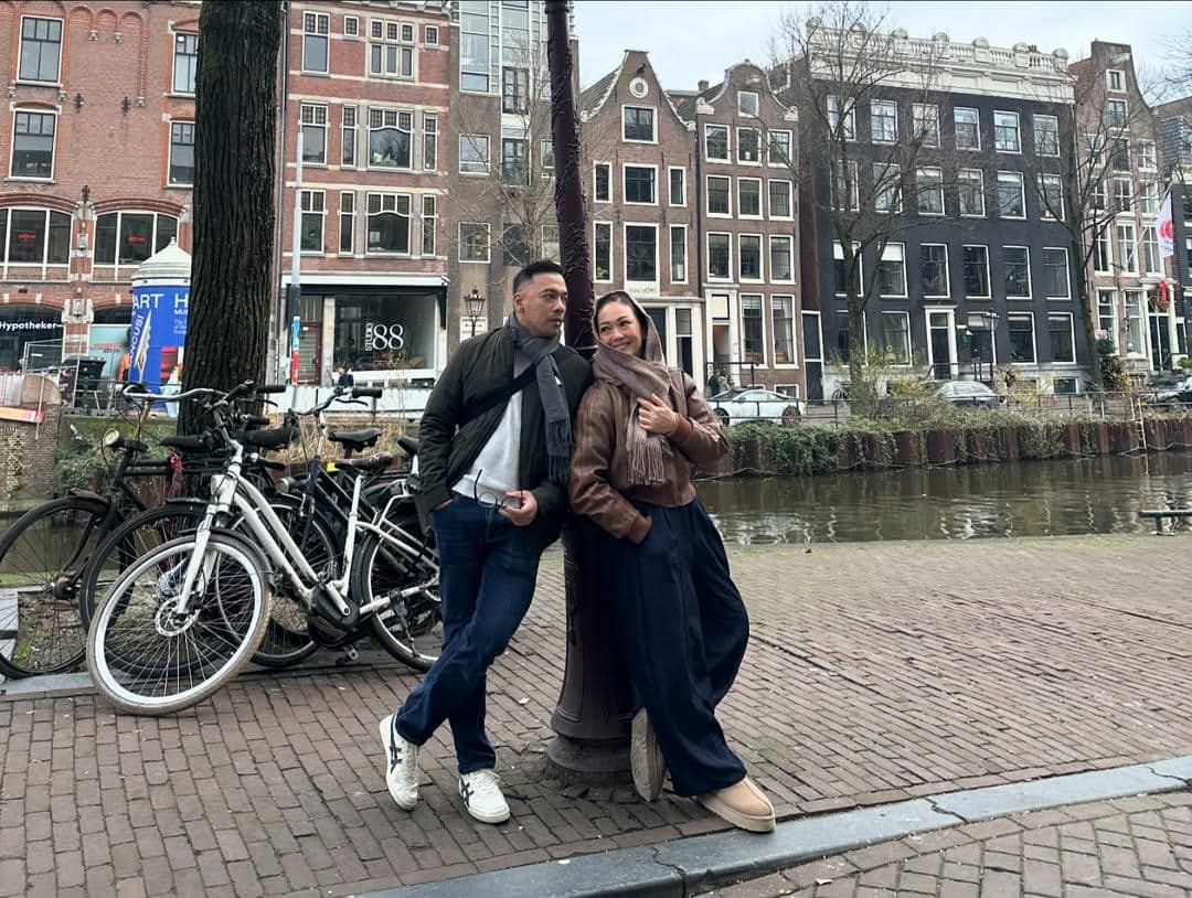 Keluarga Riafinola memulai liburan di musim dingin di Belanda