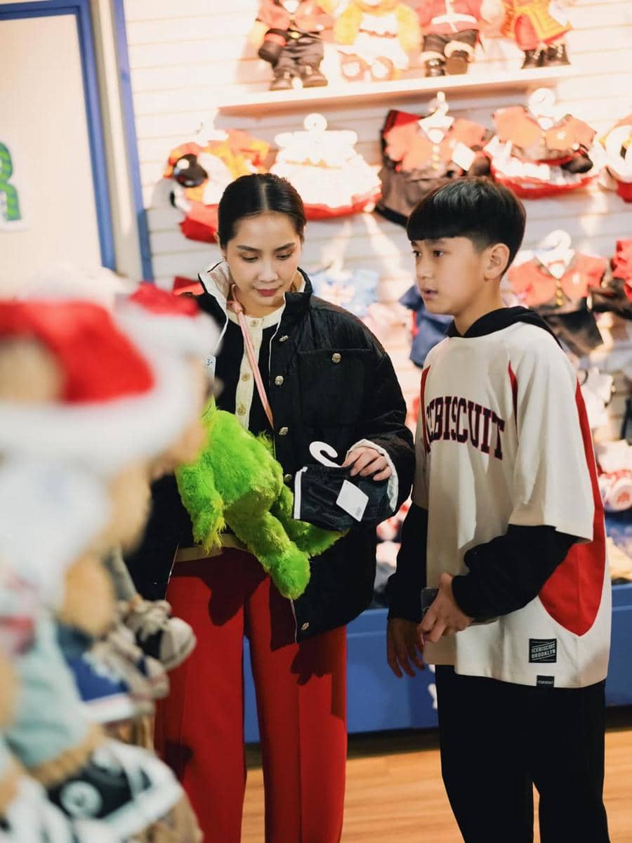 Rafathar saat liburan ke London